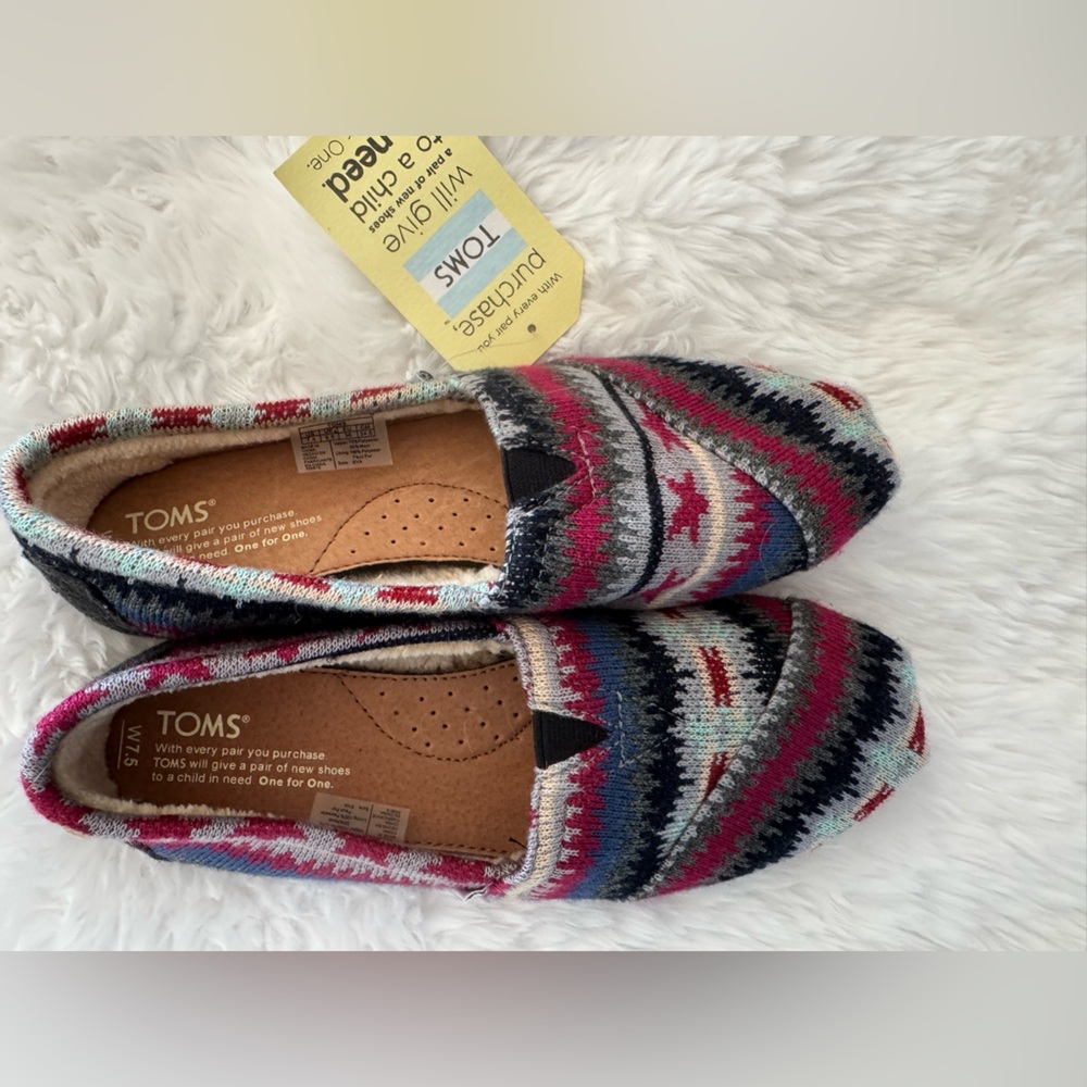 Brand new Toms multi knit shearling classic slip on shoes size 7.5